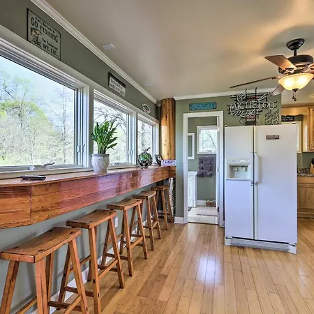 Cozy Creekside Cabin With Grill Fish And Explore!